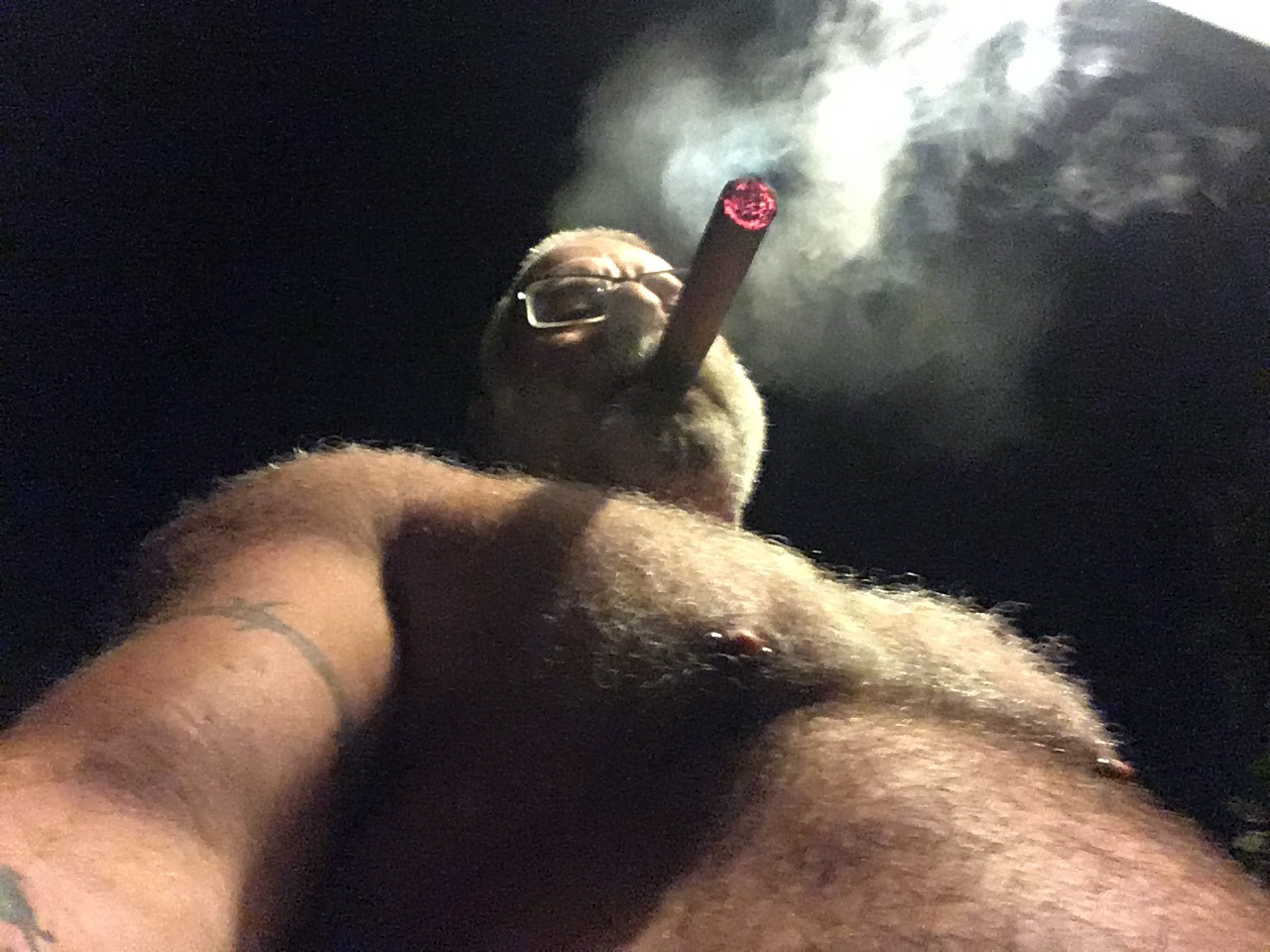 daddycubbytiger:  Daddy and Cubby, cigars after the gym. JFR and a Gran Habano. 