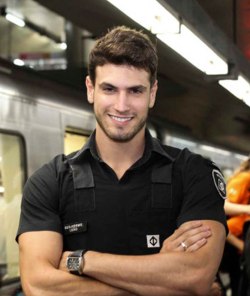 brazilianbamboo2:  Guilherme Leão - Sexiest subway guard in Brazil