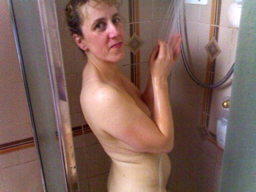 SHOW OFF YOUR NAKED WIFE 206,000+ followers looking at her.