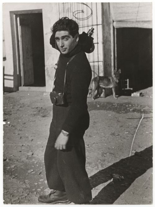 CAPALegendary photojournalist Robert Capa through the lens of Gerda Taro. Gerda Taro, [Robert Capa, 
