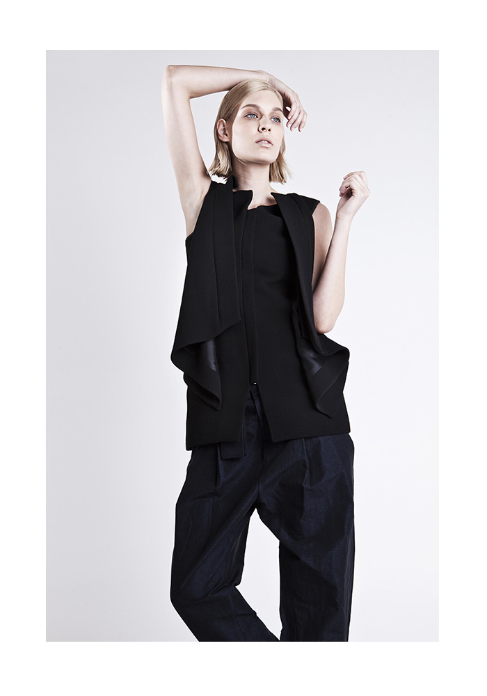 skt4ng:  Emilia Skuza @ IMG Photographed by Michelle Tran and Styled by Jade Leung
