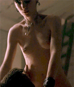  Rooney Mara - nude in &lsquo;The Girl with the Dragon Tattoo’ (2011) 