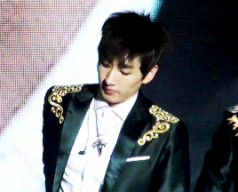 duckflyfly:  whisper  [D-454 | D-456]