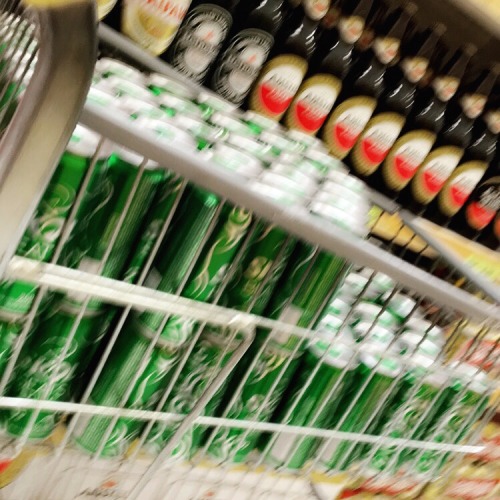  A alegria não está nas coisas, está em nós. 