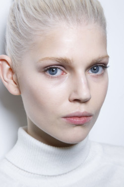 oncethingslookup:  Ola Rudnicka backstage