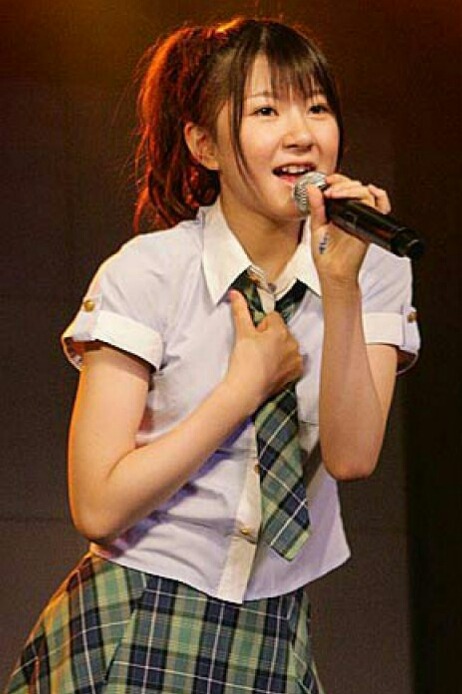 bellechamber:  Haruna Osaka 逢坂はるな AKB48 is most popular idol group in Japan.