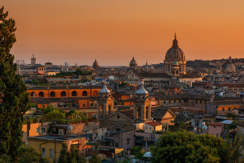 visitheworld: Sunset above the eternal city, Rome / Italy (by Fran4Life) .