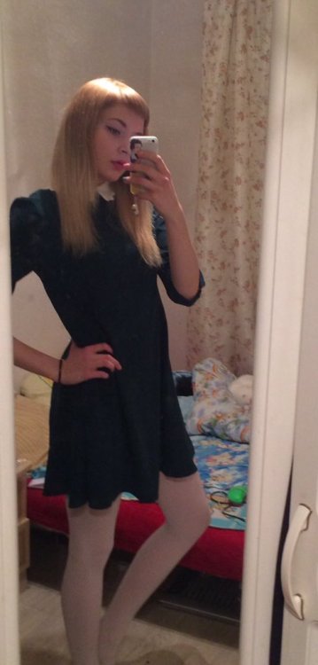 Pantyhose Wearing Girls