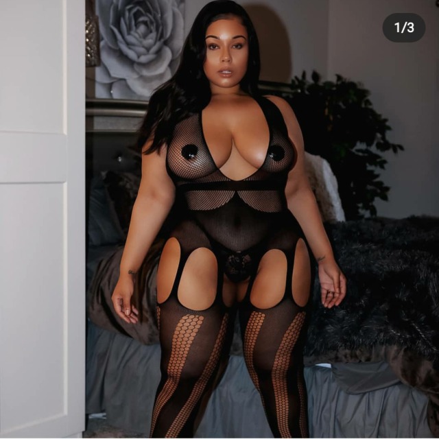 queenraebbw-deactivated20220810:This so fire!!! 🔥🔥🔥 I need a sugar daddy/mama  cause I want this! 