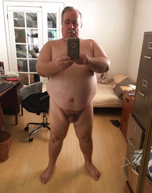 kingisbacktotown: Chubby Latino grandpa kingisbacktotown.tumblr.com