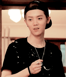 meiren-menglu: When you see your crush and you’re all (✿ ♥‿♥)