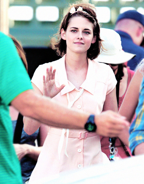 nabstew: Kristen on set ; Aug 24th, 2015