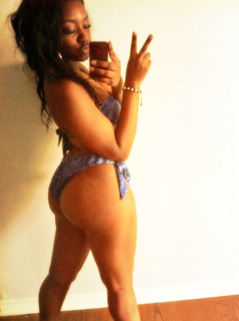 illyspov:  Starting to love Jamaican girls more &amp; more cause of her lol.