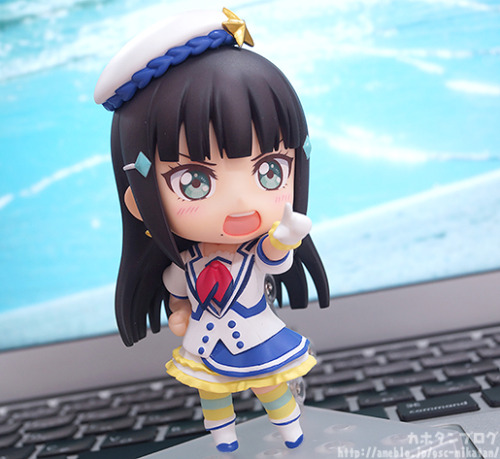 Official preview images of the Dia Nendoroid have been posted! She comes with an Uranohoshi fan to h