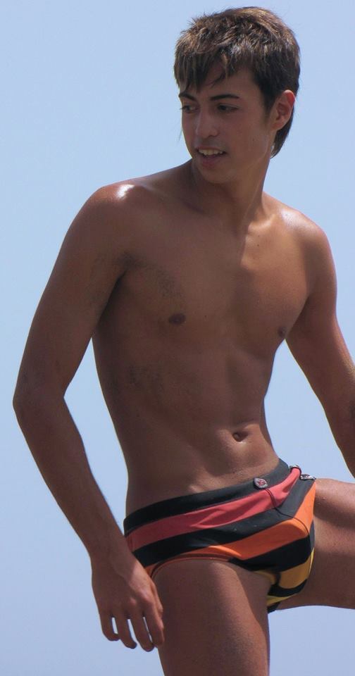 lslcrvr:twinkswithoutshirts:  tumont1974:  https://tumont1974.tumblr.com  Insanely