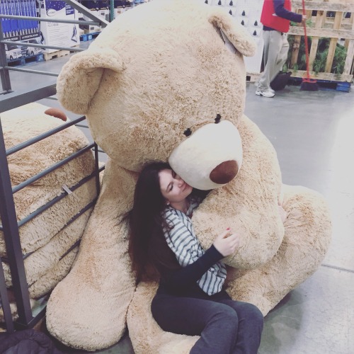 lildiaperprincess:  drunkendad101:  rroseyredcheeks:  Can I have it daddy?   sure babygirl  Want!!!