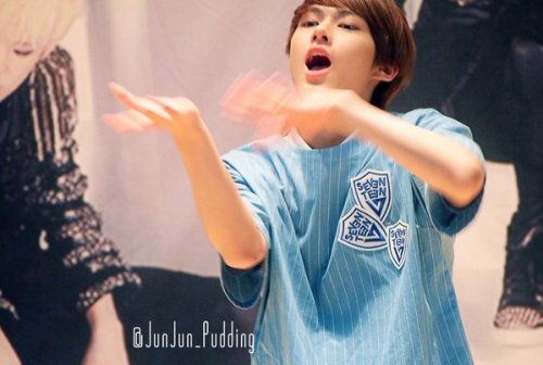 © JunJunPudding || do not edit/crop photo