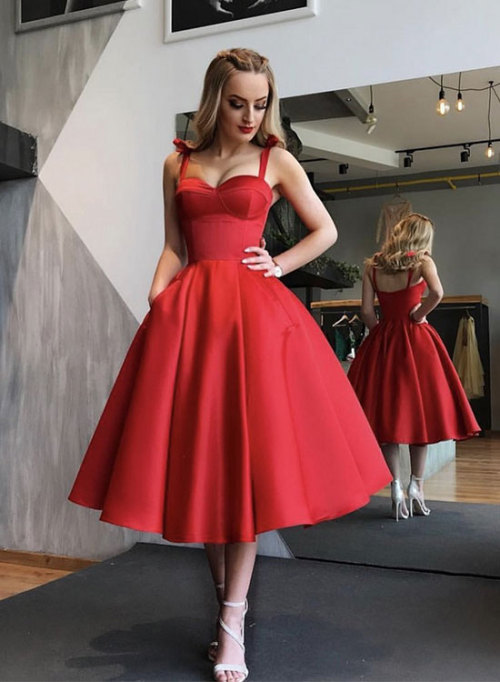 promdresses-dreamprom:  Red sweetheart neck short prom dress shop here