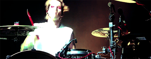spookyamyxd:let’s appreciate this gif of josh dun. i could honestly stare at it all day