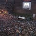 elcinebenes:People in New York City watching the Seinfeld finale together