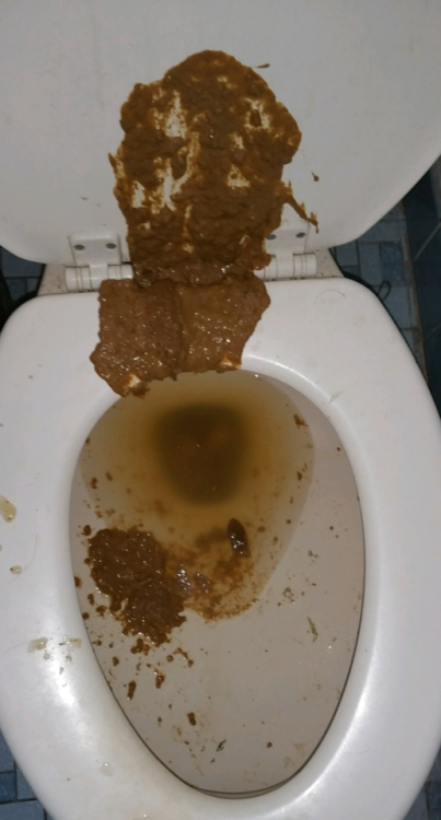 pandpcouple:Oops!! Misses again…wife’s self poo video gone wrong! ;-)