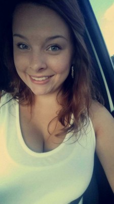 ladiesoftexas:  432 area..young FWB  Wow she’s beautiful. 