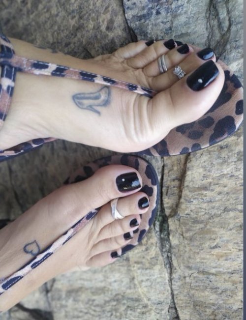 unbelievablefeet:  Source: @barefoot420 - unbelievablefeet.com