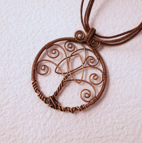 annawirejewelry:  Tree of life pendant, celtic trinity knot pendant, celtic tree of life pendant, ru