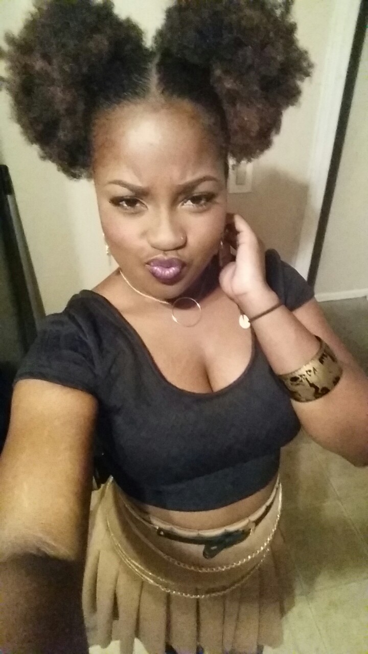 thaunderground:  starslicer:  rockthefro:  Afro set. Rock the fro  who dis?   Rock