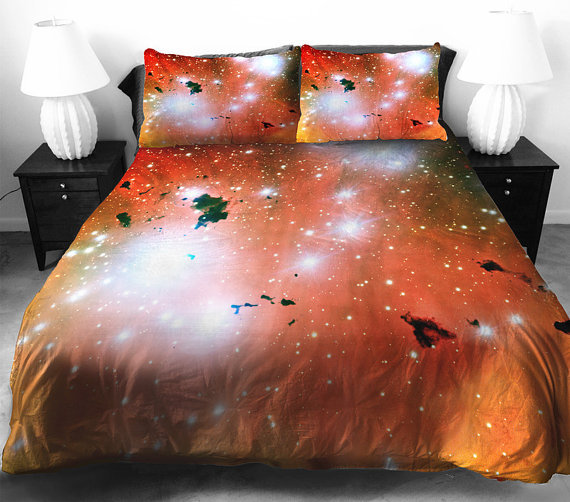 ekscentricnost:  padalesexy:  staceythinx:  Sexy space bedding available in the CBedroom