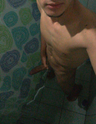 ticomorbosocr: El famoso allan mae que anda viendo que pesca en grindr para coger