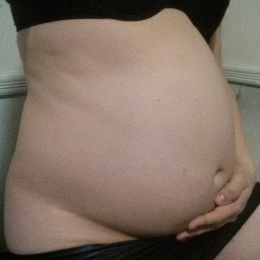 kristenlikesvore:kristenlikesvore:Went out with some friends last night.  Got pretty stuffed.  Here is how my belly looked.  Reblogging some old pictures that I really like.