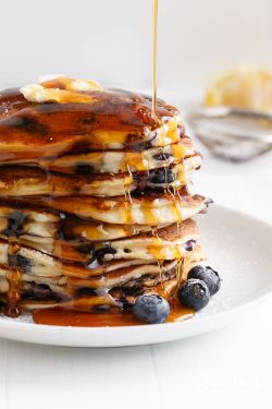 yumi-food:  Blueberry Ricotta Pancakes | Cafe Delites