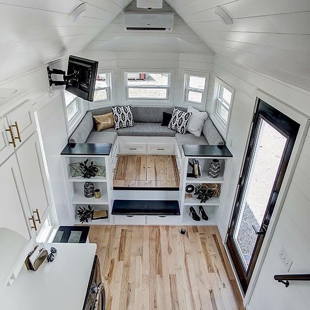 mytinyhousetrip:
“#repost @casaminuscula
.
.
.
.
#mytinyhousetrip #tinyhouse #tinyliving #living #smallspaceideas #smallspaces
”