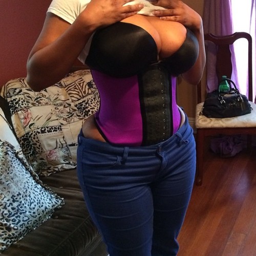itsthathickness:  vspotblog:  Just got @babydoll_missy #waisted #cokebottle #corsettraining #gettingwaisted  Lady Lumps