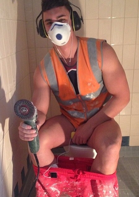 can this tradie come work on my house naughtyhotaussieguys.tumblr.com