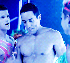 thug-gifs:  body paint gets the tatts tag because it’s all body art