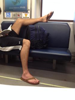 howdoyoulikethemeggrolls:  mentakingup2muchspaceonthetrain: