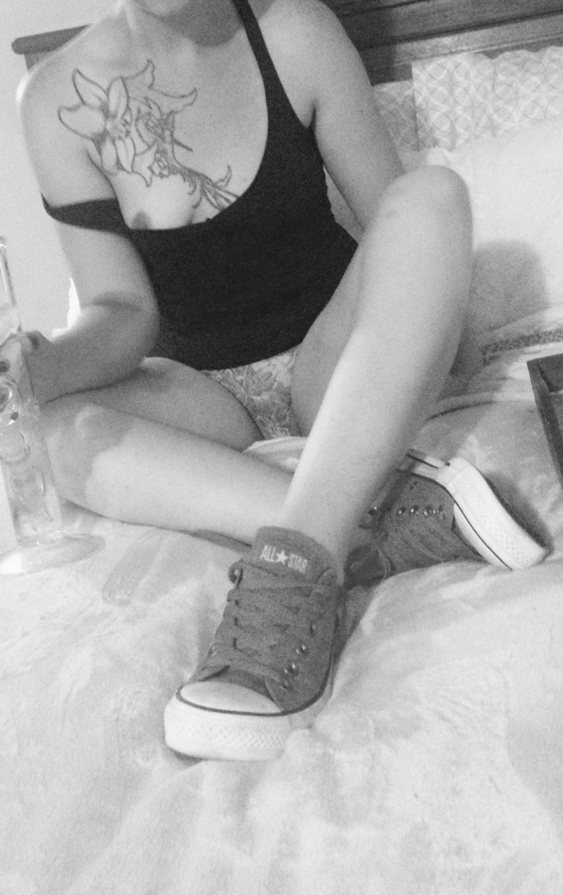 sneakingsneaker
