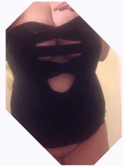 sweetashley187:  A peek at tonight’s outfit.