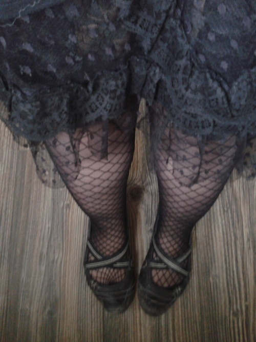 maiden-from-the-woods:Quite a simple outfit. But I’m pretty proud of myself for rediscovering 