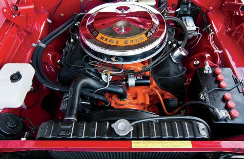 igranigra:  ‘68 Plymouth Road Runner Hardtop Coupe HEMI V8, 426ci/7.0L 425 hp
