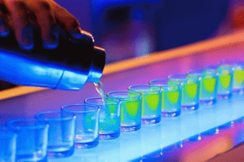 n0hayrehabilitacion:  drink—-up—-bitches:  Drink up and follow me Bitches ;)