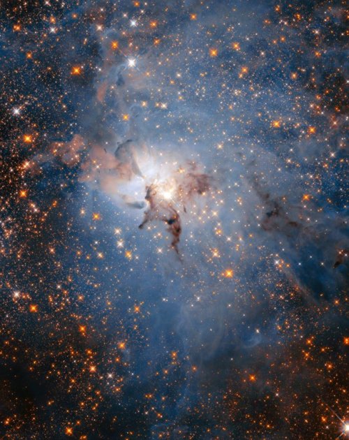 stargateatlspace:  Hubble celebrates 28th anniversary with a trip through the Lagoon Nebula