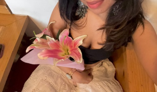 Life Update: Flowers, Friends And Fries!