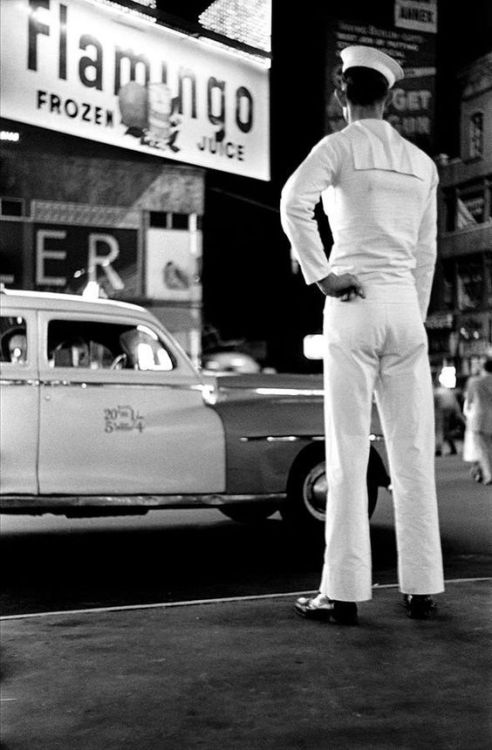  Times Square. New York City, 1950Photographer Elliott ErwittElliott Erwitt has spent a lifetime d