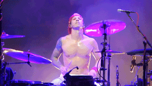 irlescapism:ffeedeeriicaa:i-m-a-goner-takeitslow:Passionate drumming by Josh DunThe gif quality is s