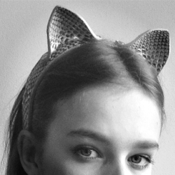 kitty-en-classe:  cat ear headband by Fleet