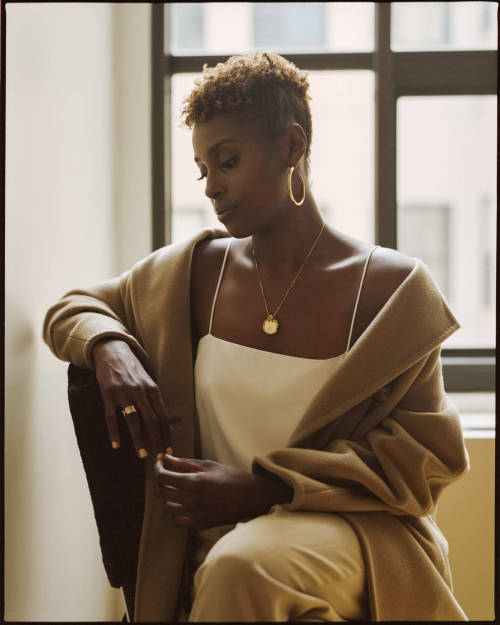 ishitcupcakesandpeeglitter:  reverseracism:  divalocity:   ✿Actress Issa Rae for NY Magazine/The Cut