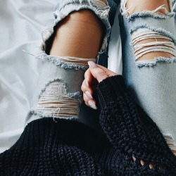 fashionn-enthusiast:  Ripped jeans  